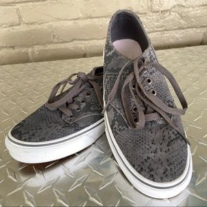 Vans Off the Wall Gray & White Sneakers Snake Skin Print Shoes Women’s Size 7